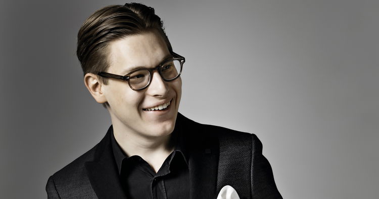 Photo of conductor Klaus Mäkelä.